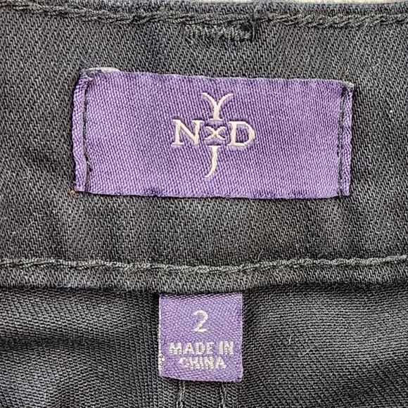 NYDJ Women's Black Cotton-Stretch Bermuda Short - 2 - Picture 4 of 7